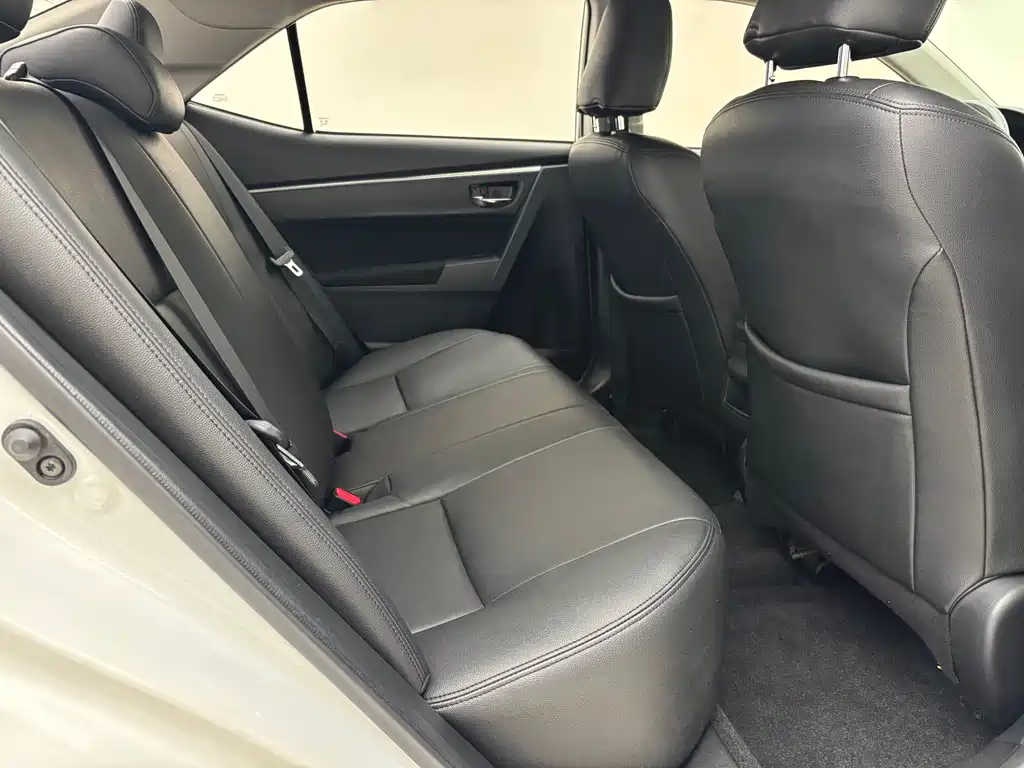 Toyota Corolla 2017 — фото 12