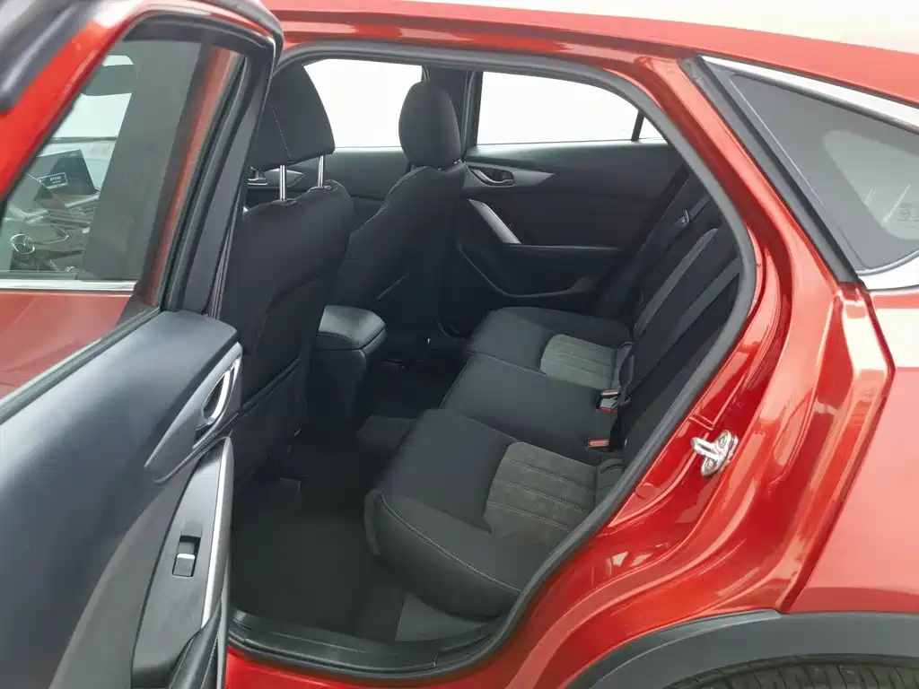 Mazda CX-4 2019 — фото 15