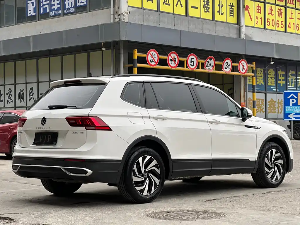 Volkswagen Tiguan L 2022 — фото 8