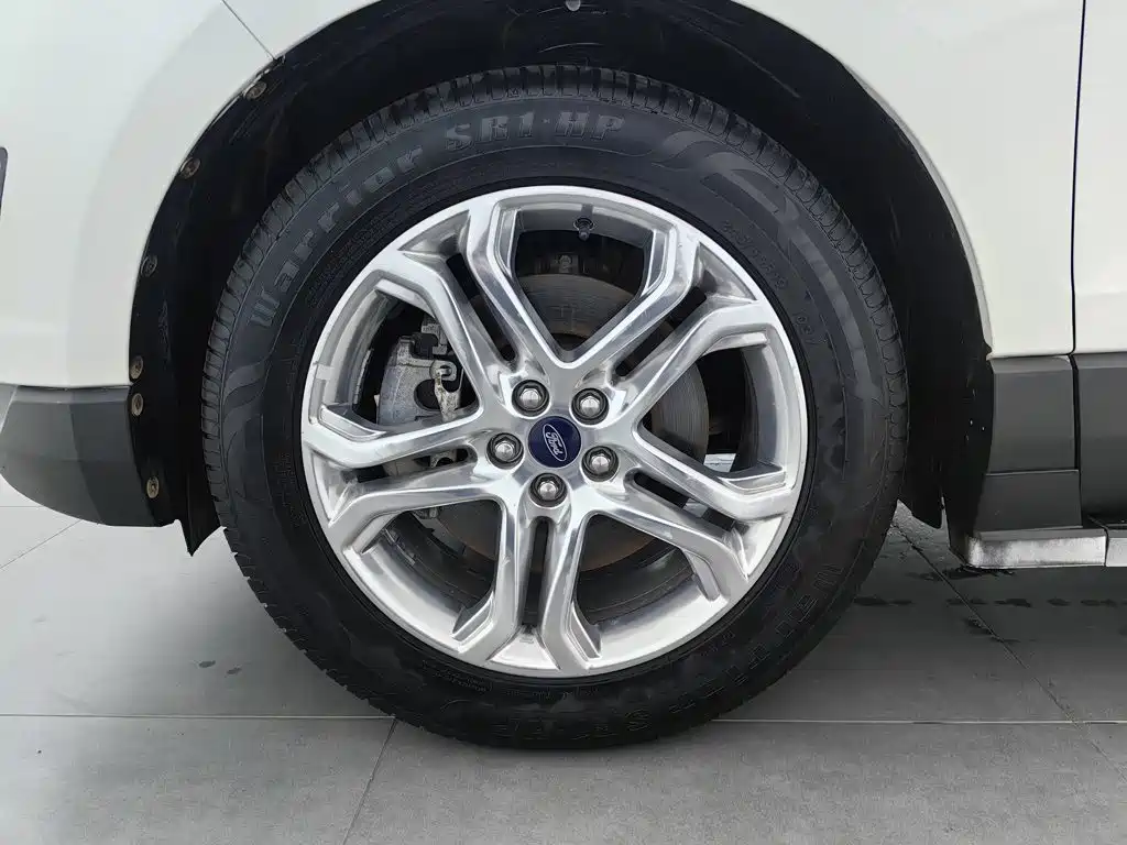 Ford Edge 2018 — фото 17