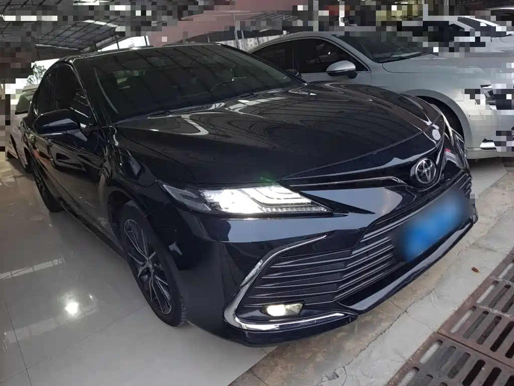 Toyota Camry 2023 — фото 23