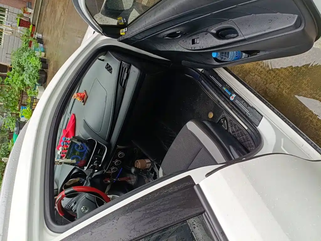 Toyota Yaris L 2020 — фото 20