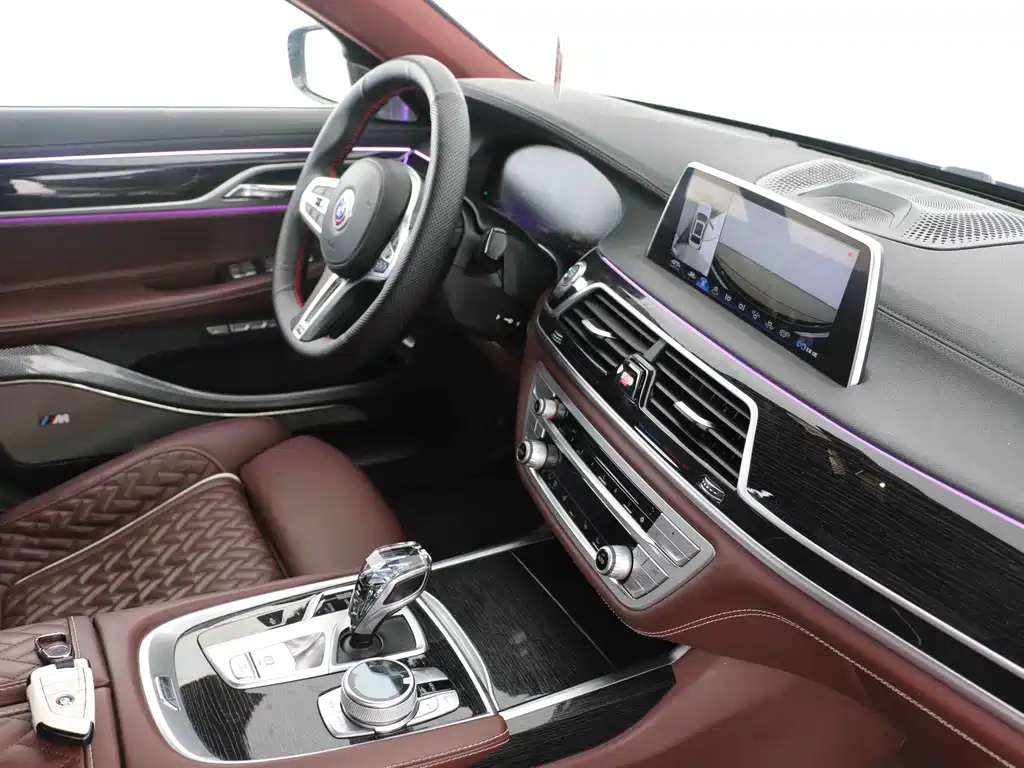 BMW 7 Series 2018 — фото 11