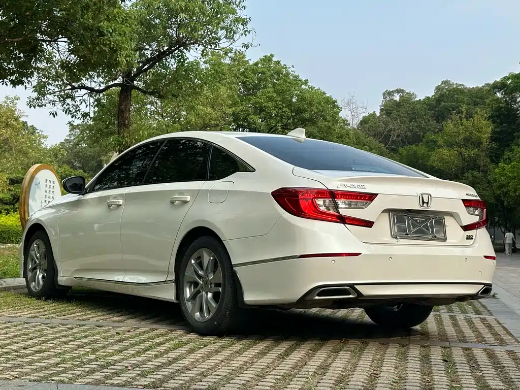 Honda Accord 2020 — фото 7