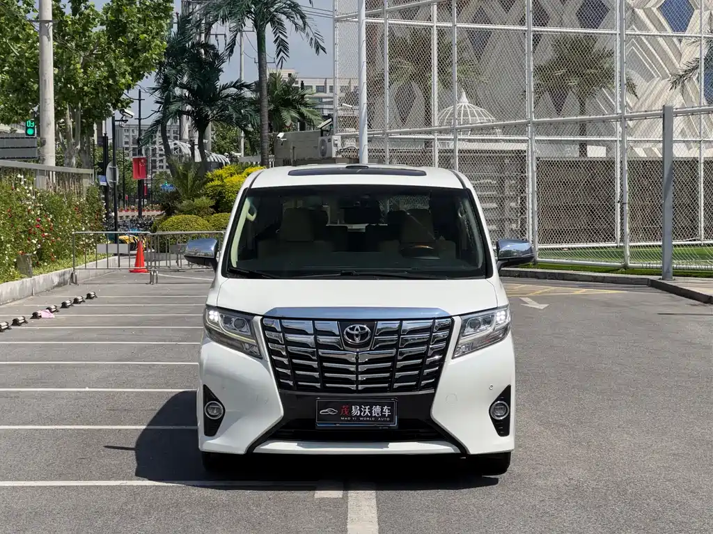 Toyota Alphard 2017 — фото 2