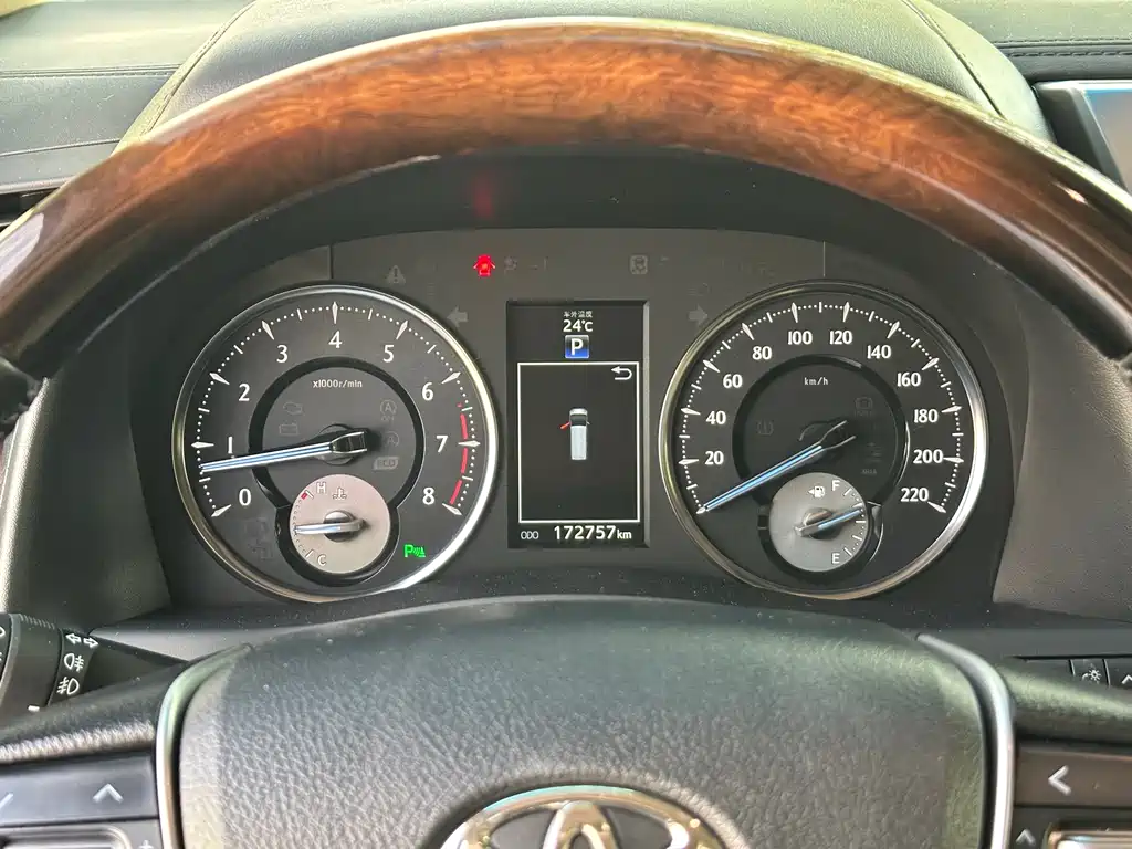 Toyota Alphard 2017 — фото 23