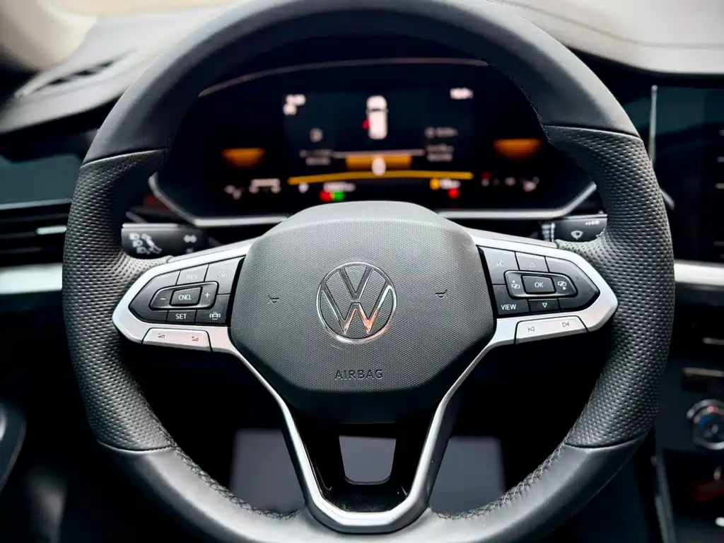 Volkswagen Passat 2022 — фото 19