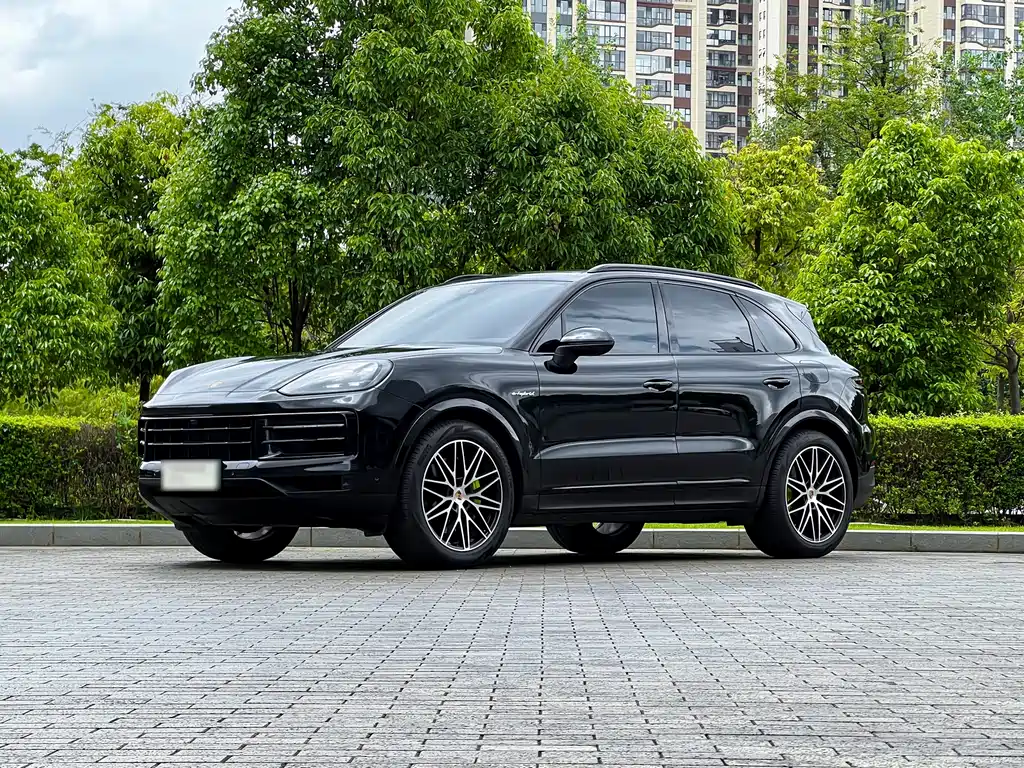 Porsche Cayenne Hybrid 2025 — фото 1