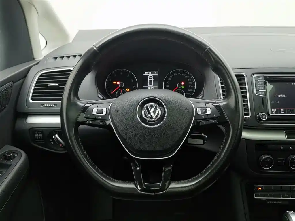 Volkswagen Sharan 2017 — фото 11