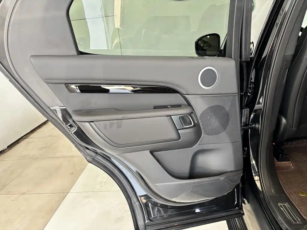 Land Rover Discovery 2026 — фото 17