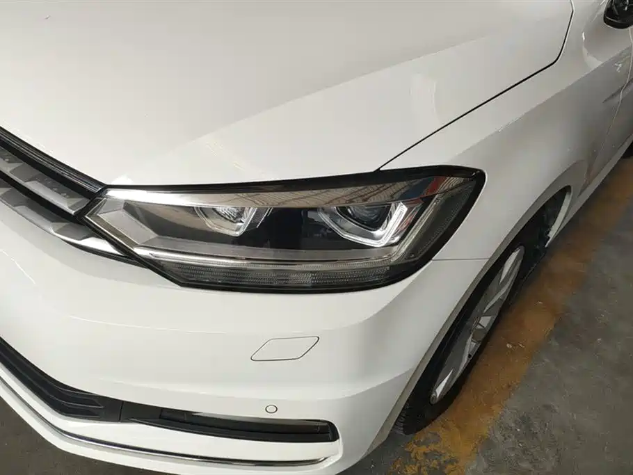 Volkswagen Touran 2017 — фото 5