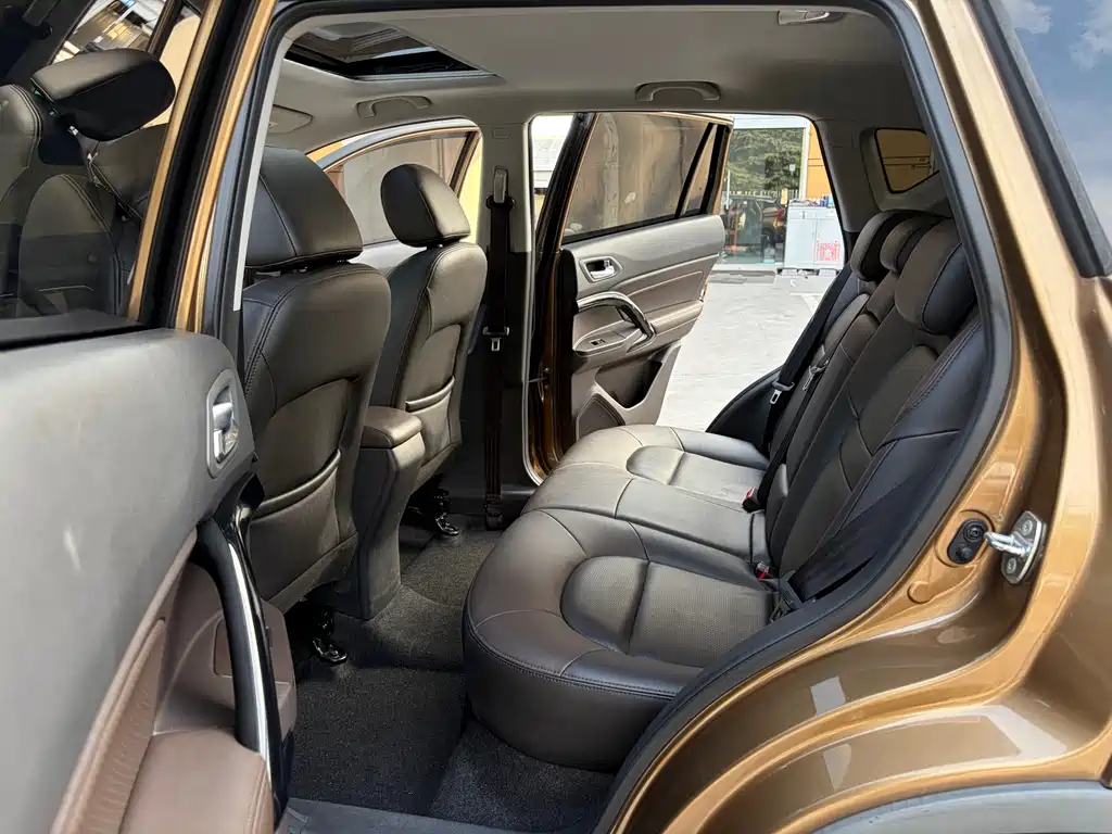 GAC Motor Trumpchi GS4 2016 — фото 12