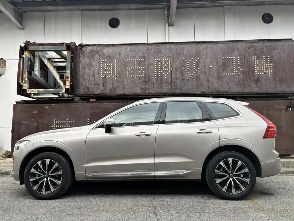 Volvo XC60 2025 — фото 7