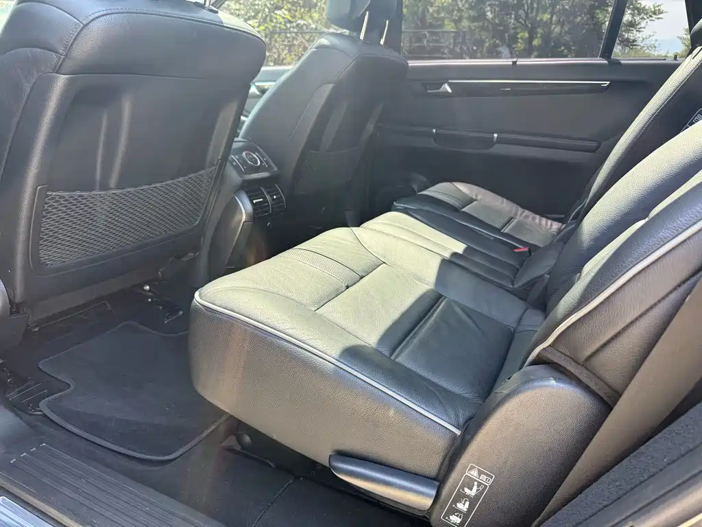 Mercedes-Benz R-Class 2017 — фото 17