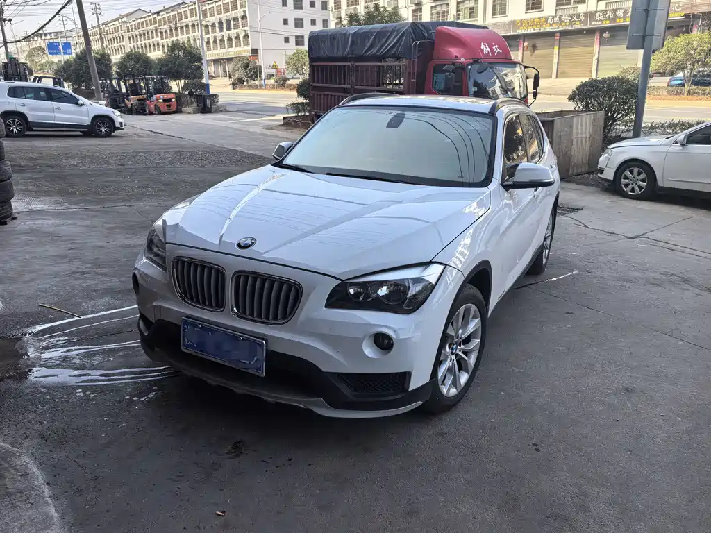 BMW X1 2015 — фото 1