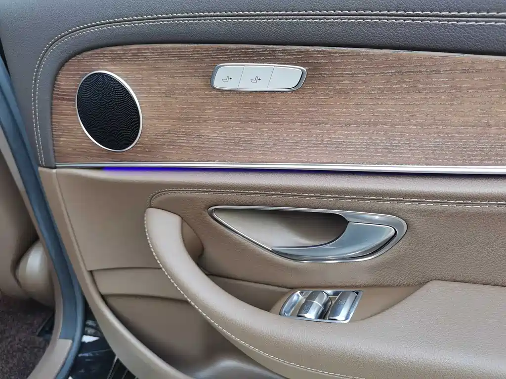 Mercedes-Benz E-Class 2023 — фото 21
