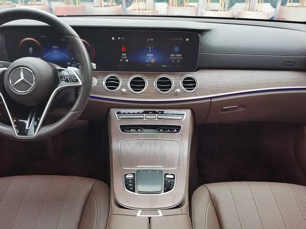 Mercedes-Benz E-Class 2023 — фото 24