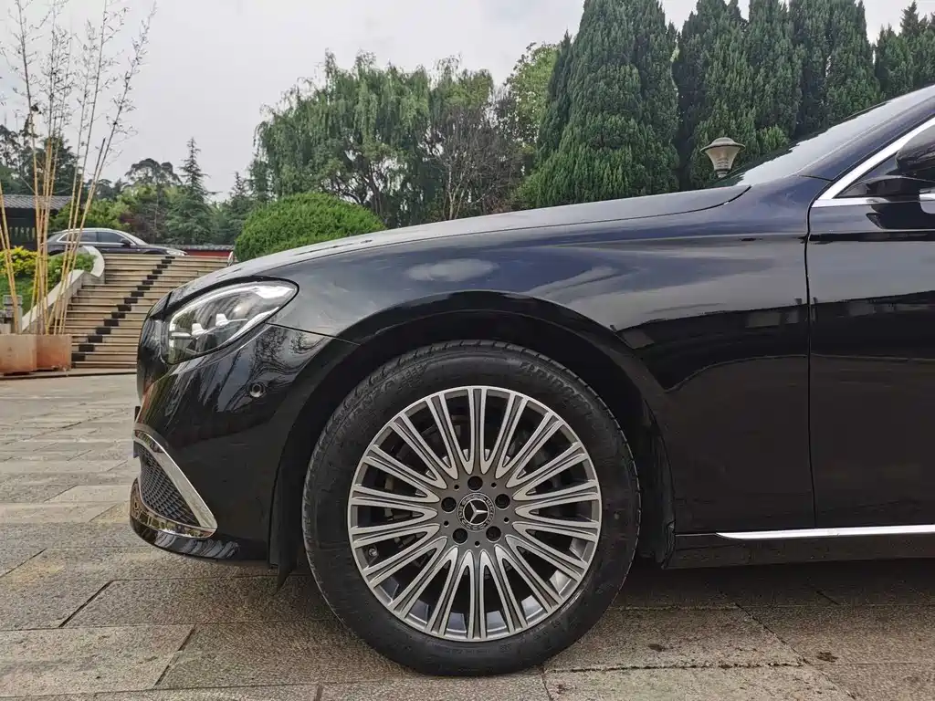 Mercedes-Benz E-Class 2023