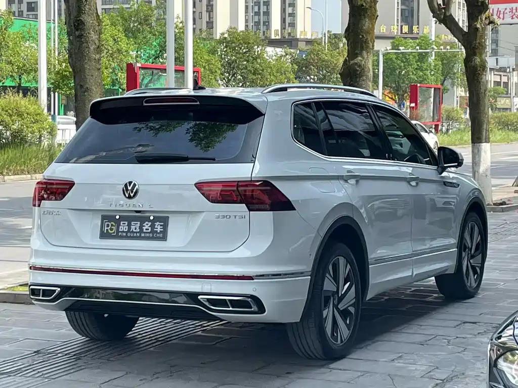 Volkswagen Tiguan L 2023 — фото 9