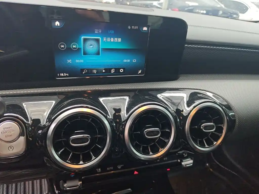 Mercedes-Benz A-Class 2019 — фото 13
