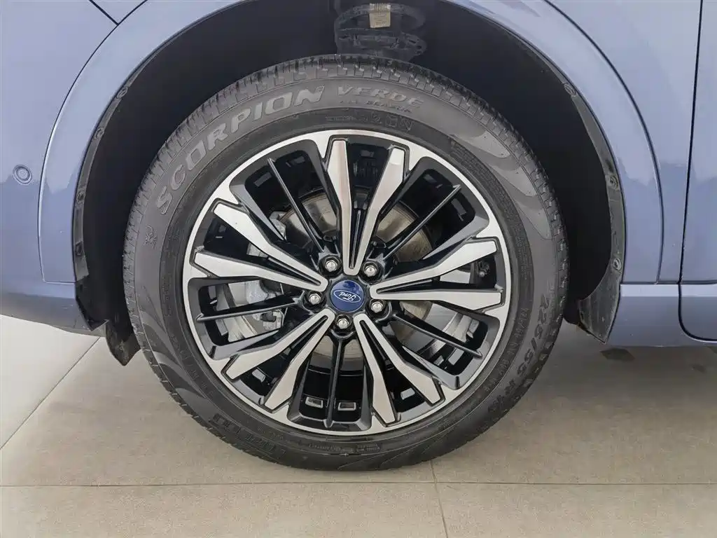 Ford Escape 2020 — фото 17