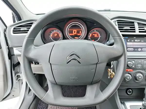 Citroën C4L 2013