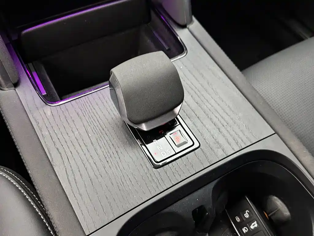 Land Rover Discovery Sport 2024 — фото 16
