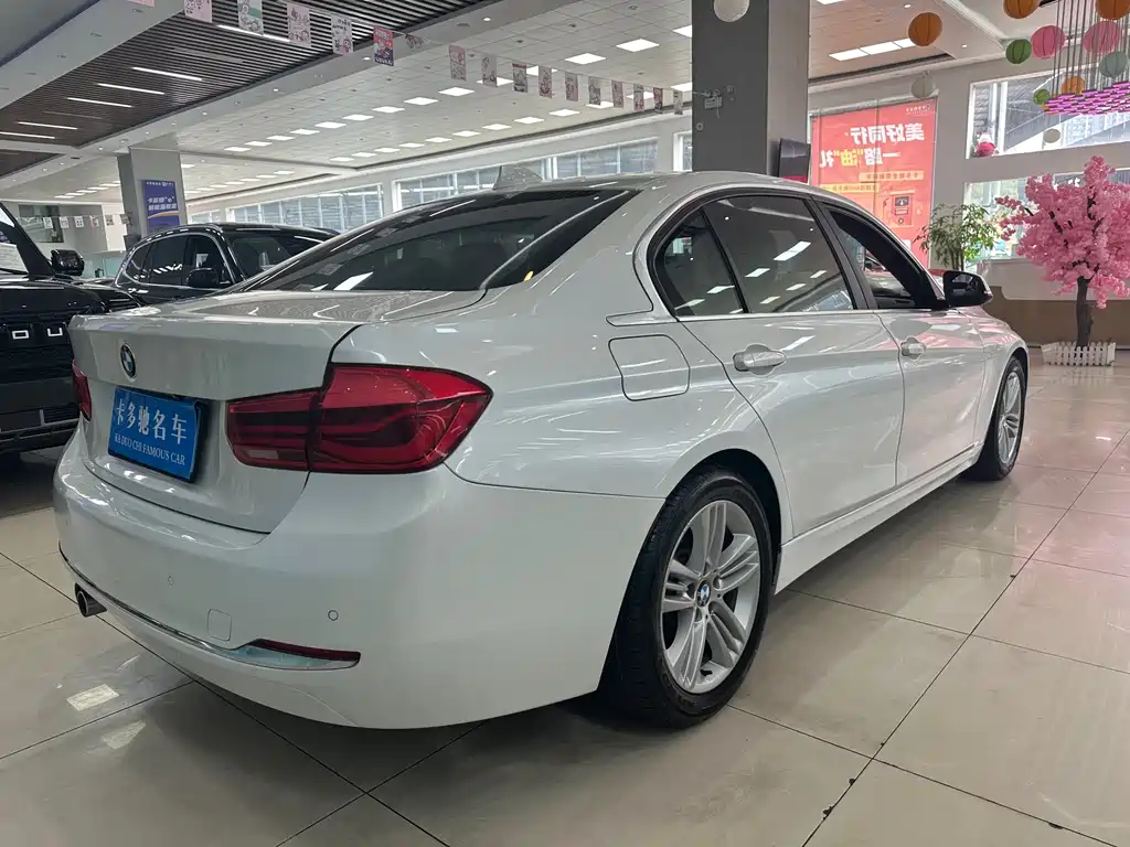 BMW 3 Series 2017 — фото 15