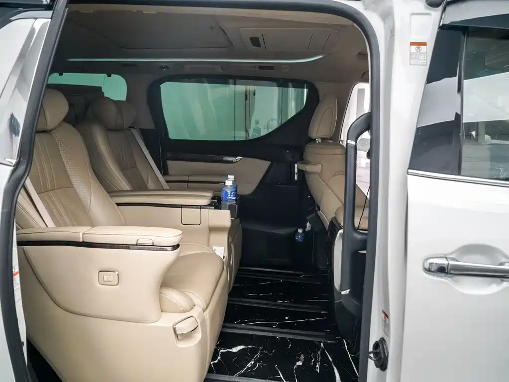 Toyota Vellfire 2021 — фото 14