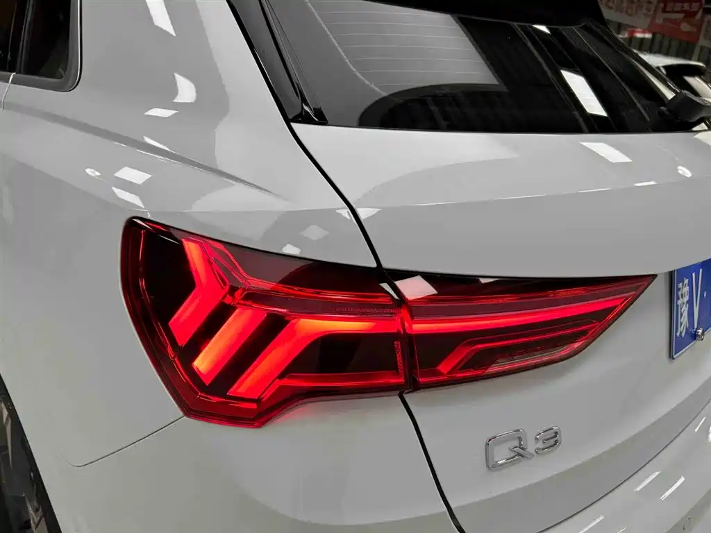 Audi Q3 2022 — фото 18