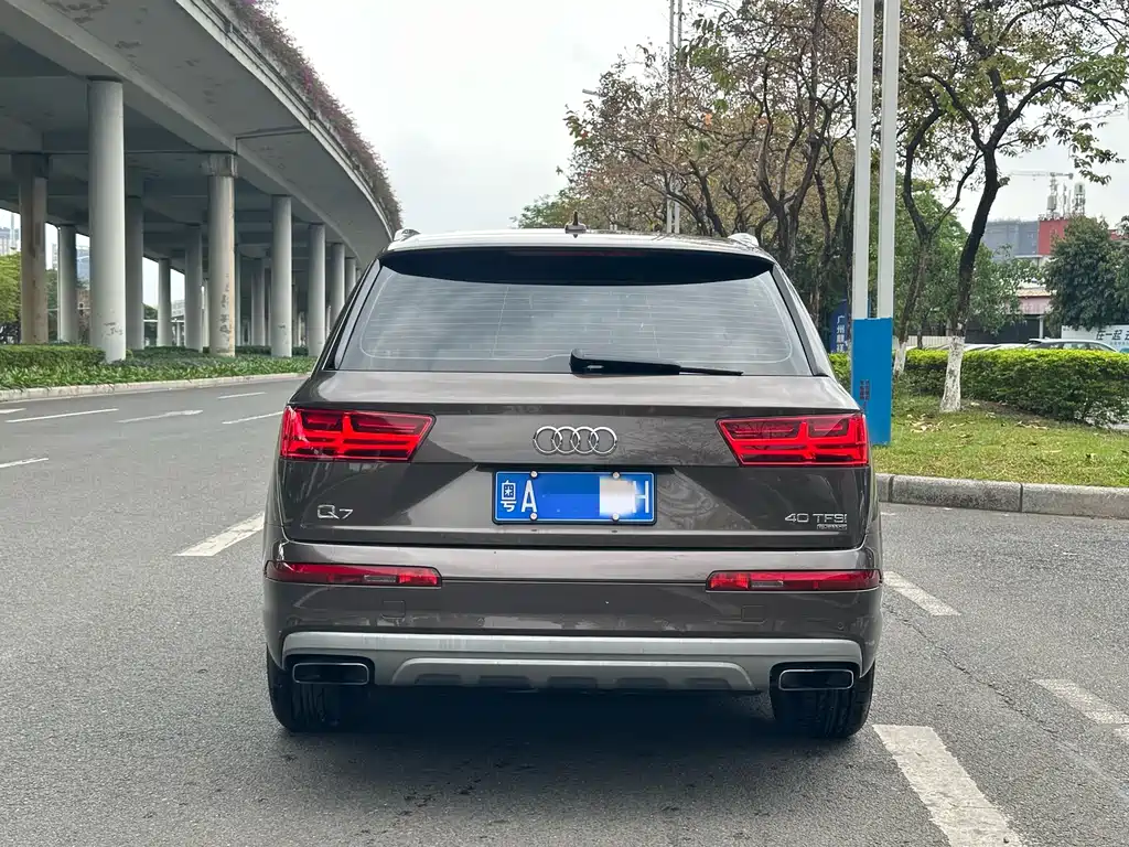 Audi Q7 2018 — фото 20