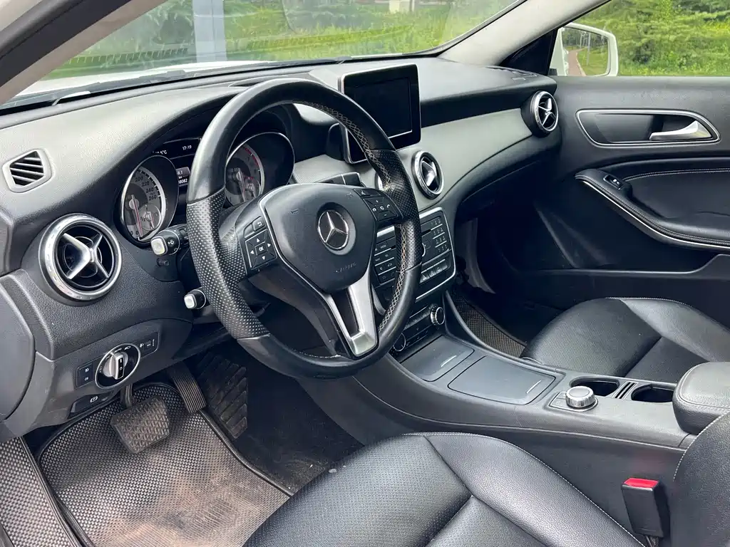 Mercedes-Benz GLA 2016