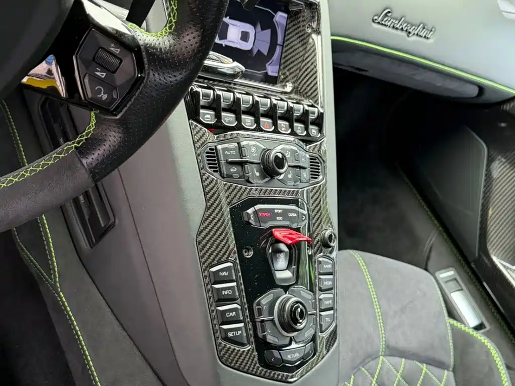 Lamborghini Aventador 2018 — фото 13