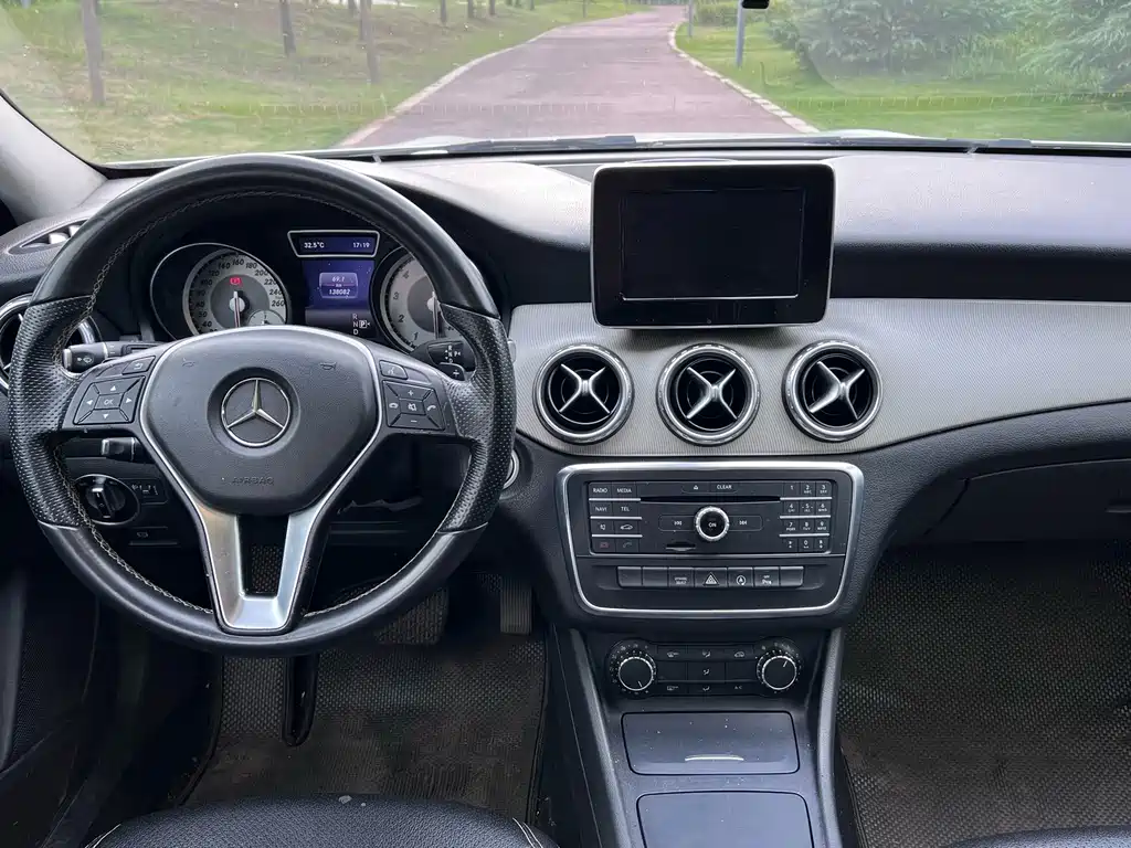 Mercedes-Benz GLA 2016