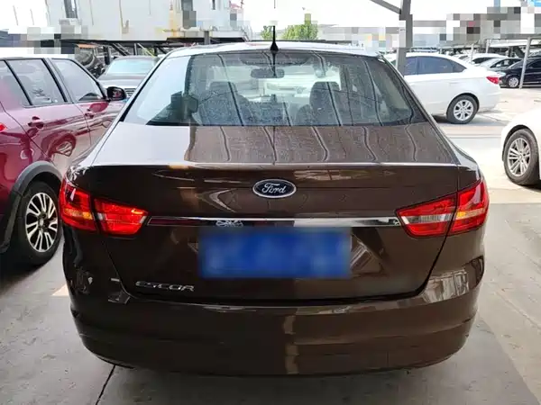 Ford Escort 2015
