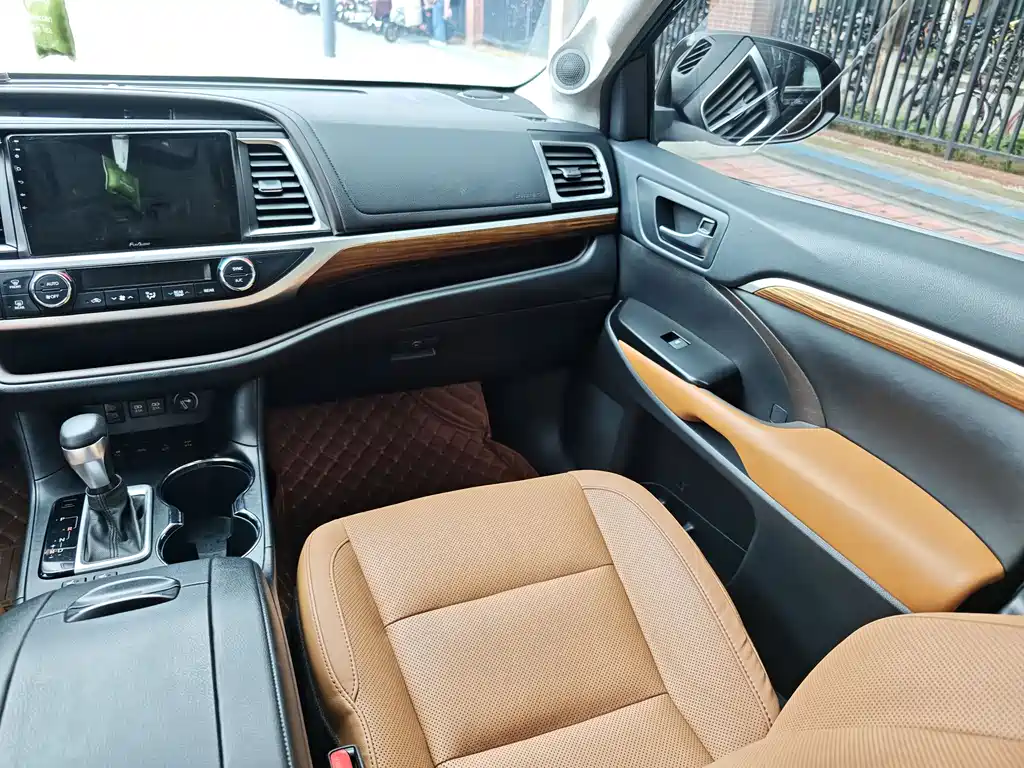 Toyota Highlander 2021 — фото 12