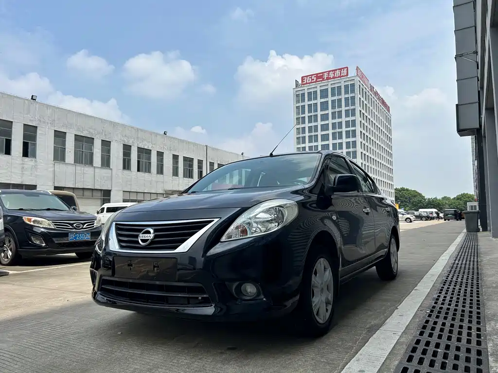Nissan Sunny 2013 — фото 2