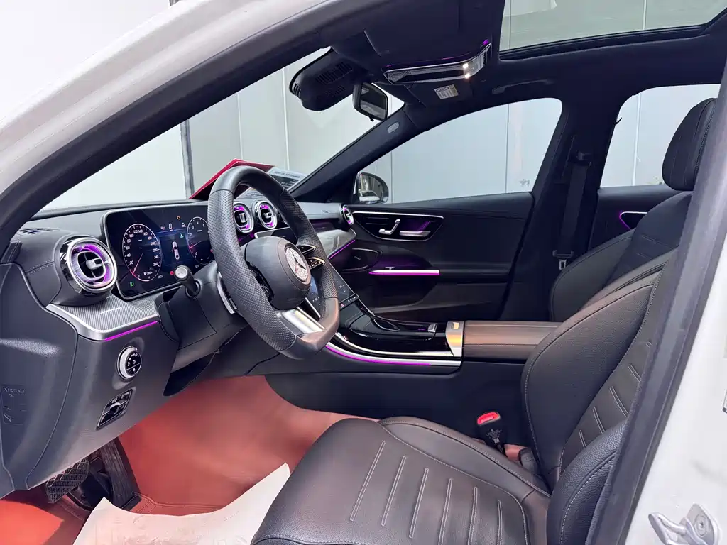 Mercedes-Benz C-Class 2024 — фото 12