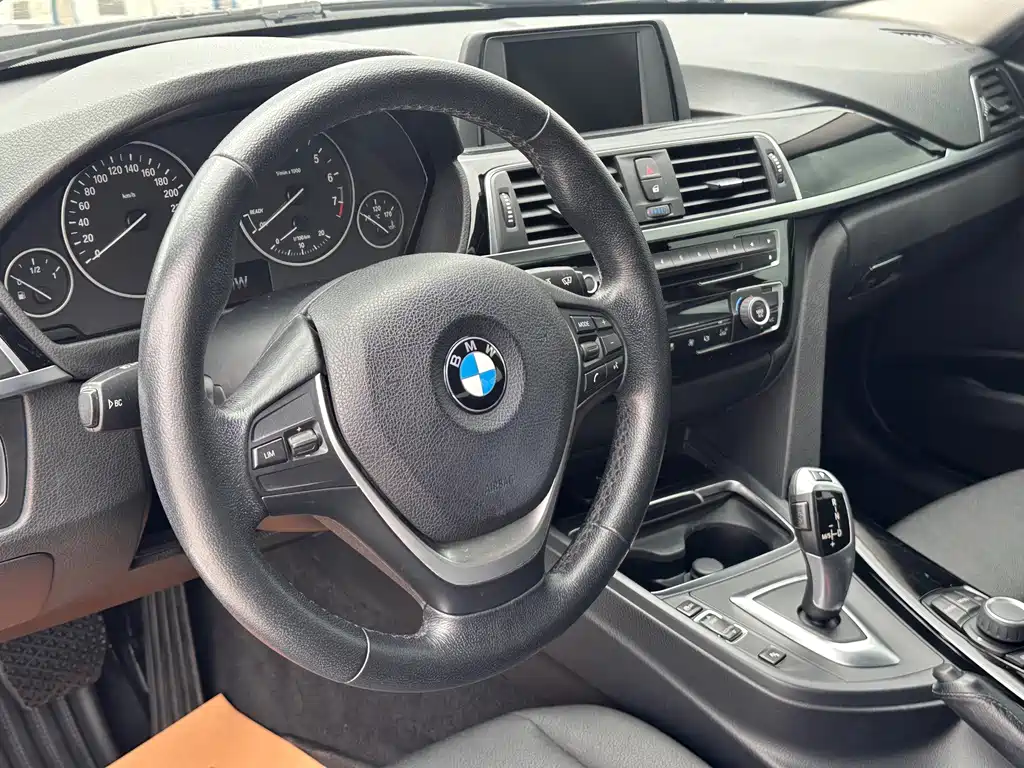 BMW 3 Series 2016 — фото 4