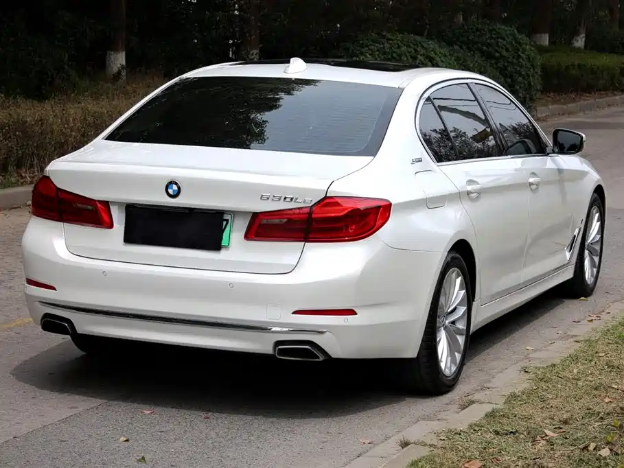 BMW 5 Series New Energy 2019 — фото 7