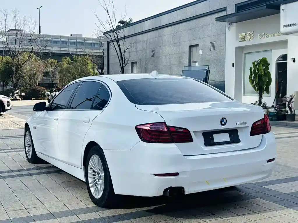 BMW 5 Series 2014 — фото 7