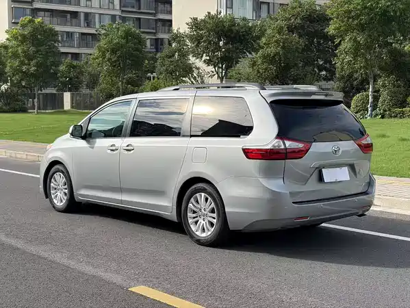 Toyota Sienna 2017