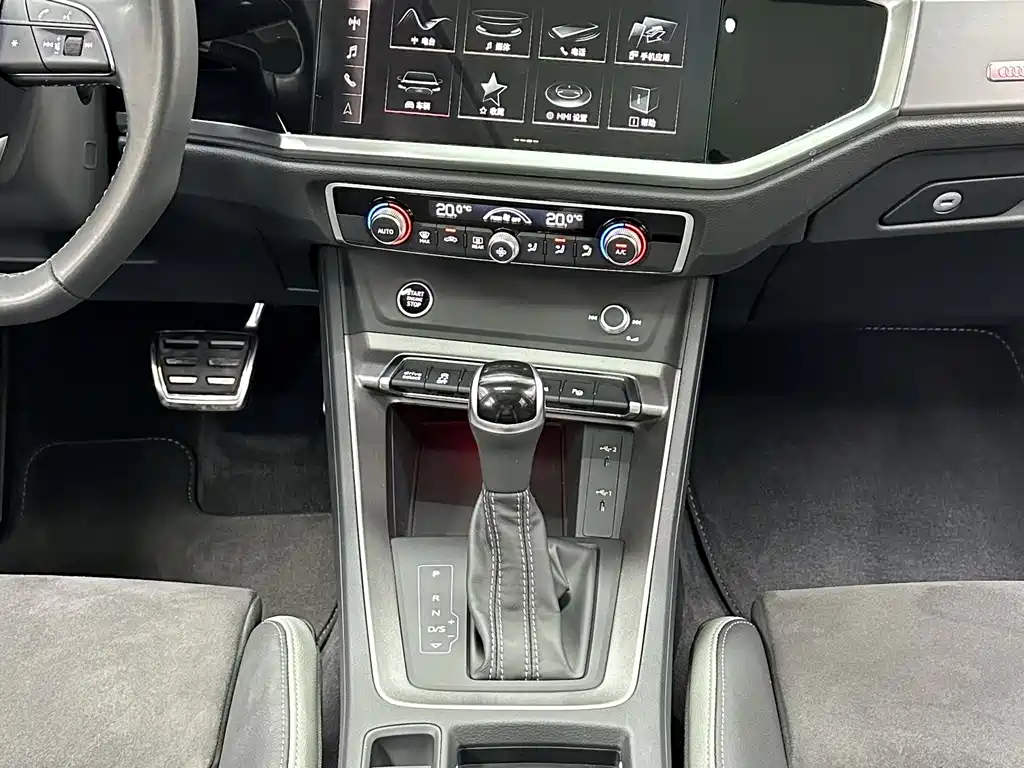 Audi Q3 2023 — фото 15