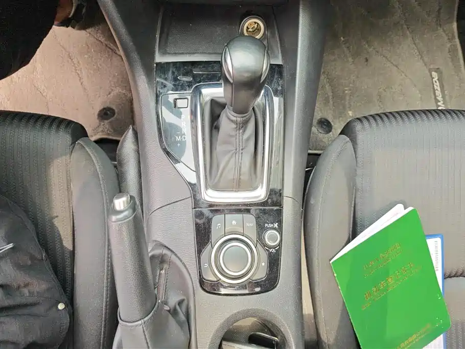 Mazda 3 Axela 2015 — фото 15