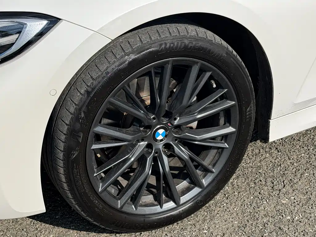 BMW 3 Series 2021 — фото 18