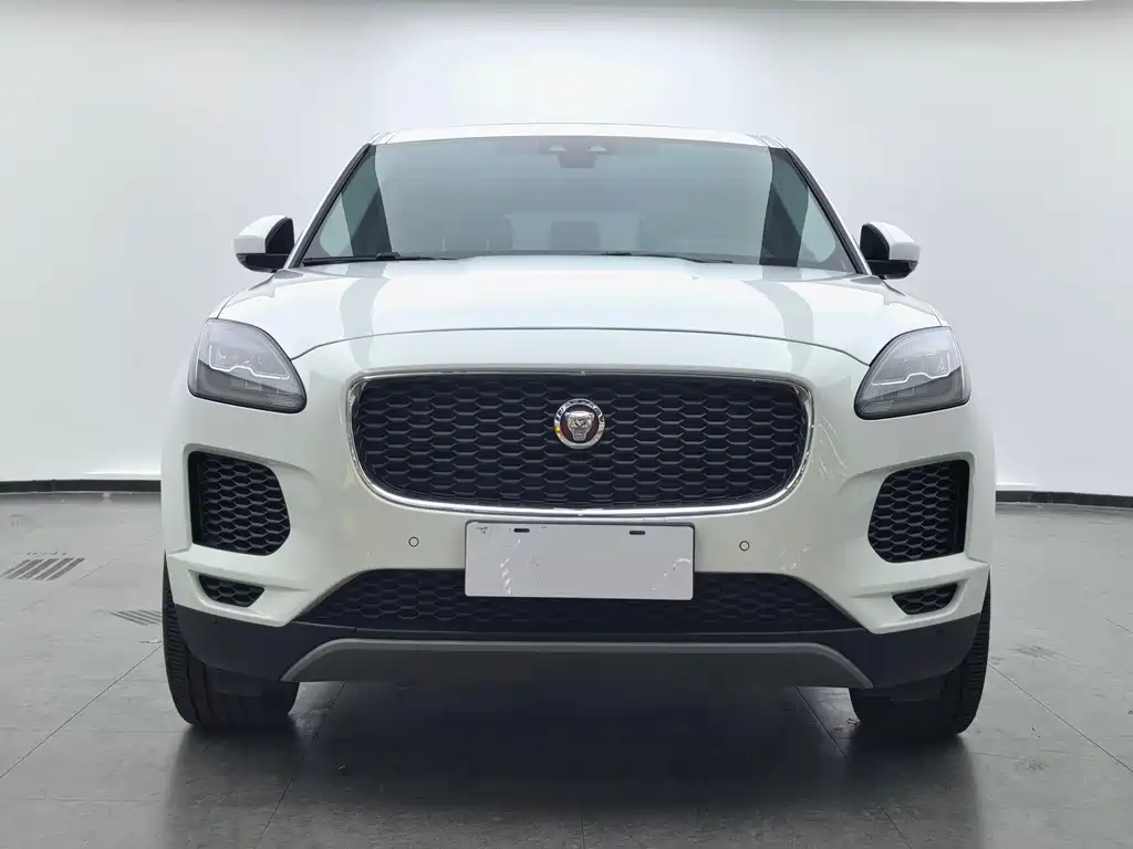 Jaguar E-PACE 2020 — фото 2