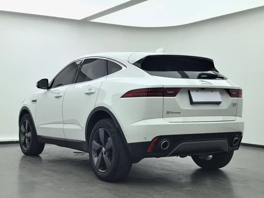 Jaguar E-PACE 2020 — фото 6