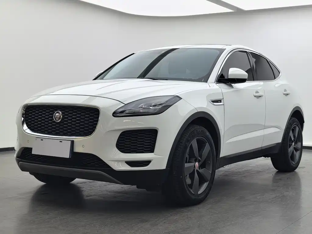 Jaguar E-PACE 2020 — фото 1