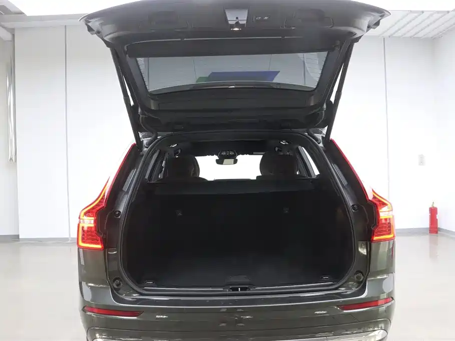 Volvo XC60 2021 — фото 27