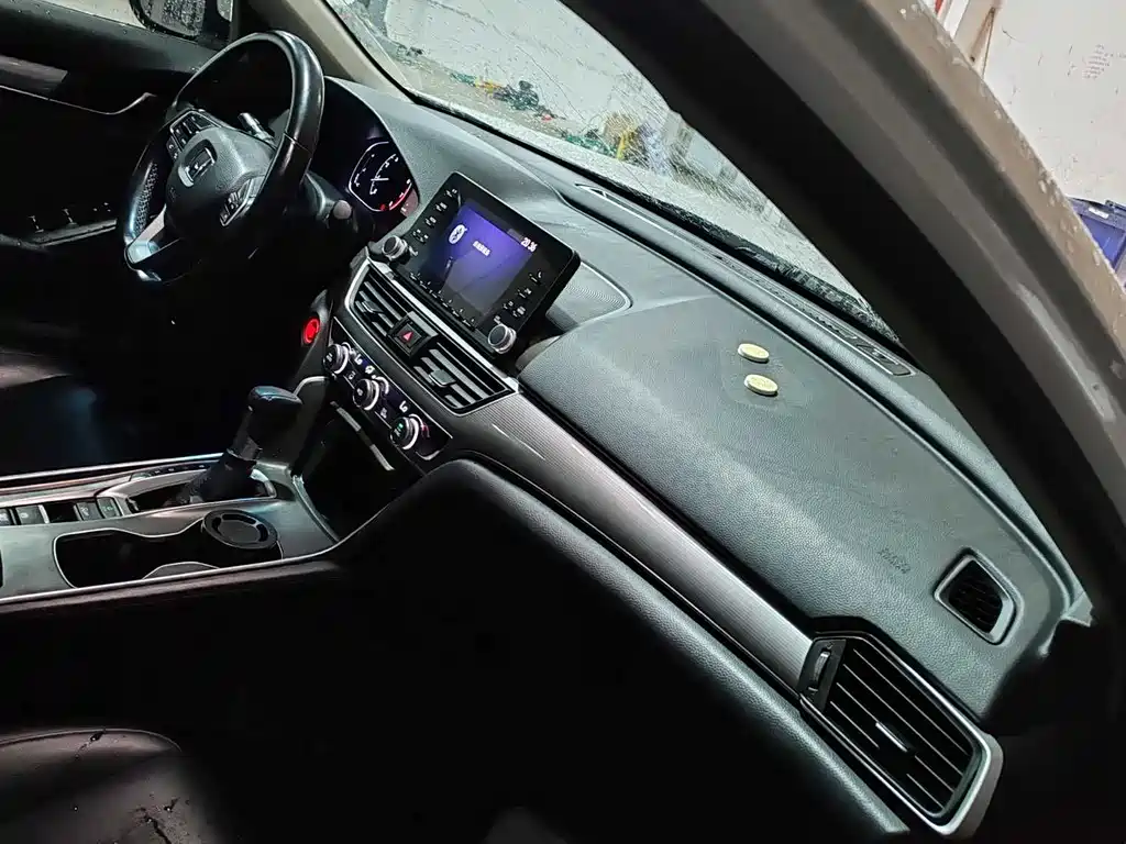 Honda Accord 2019 — фото 10